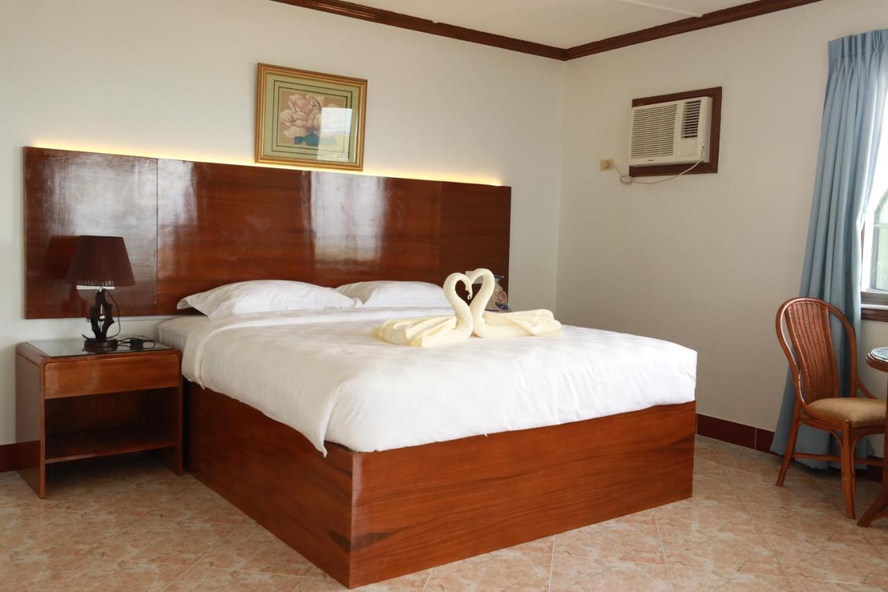 Bohol Plaza Mountain Resort And Restaurant Dauis Ngoại thất bức ảnh