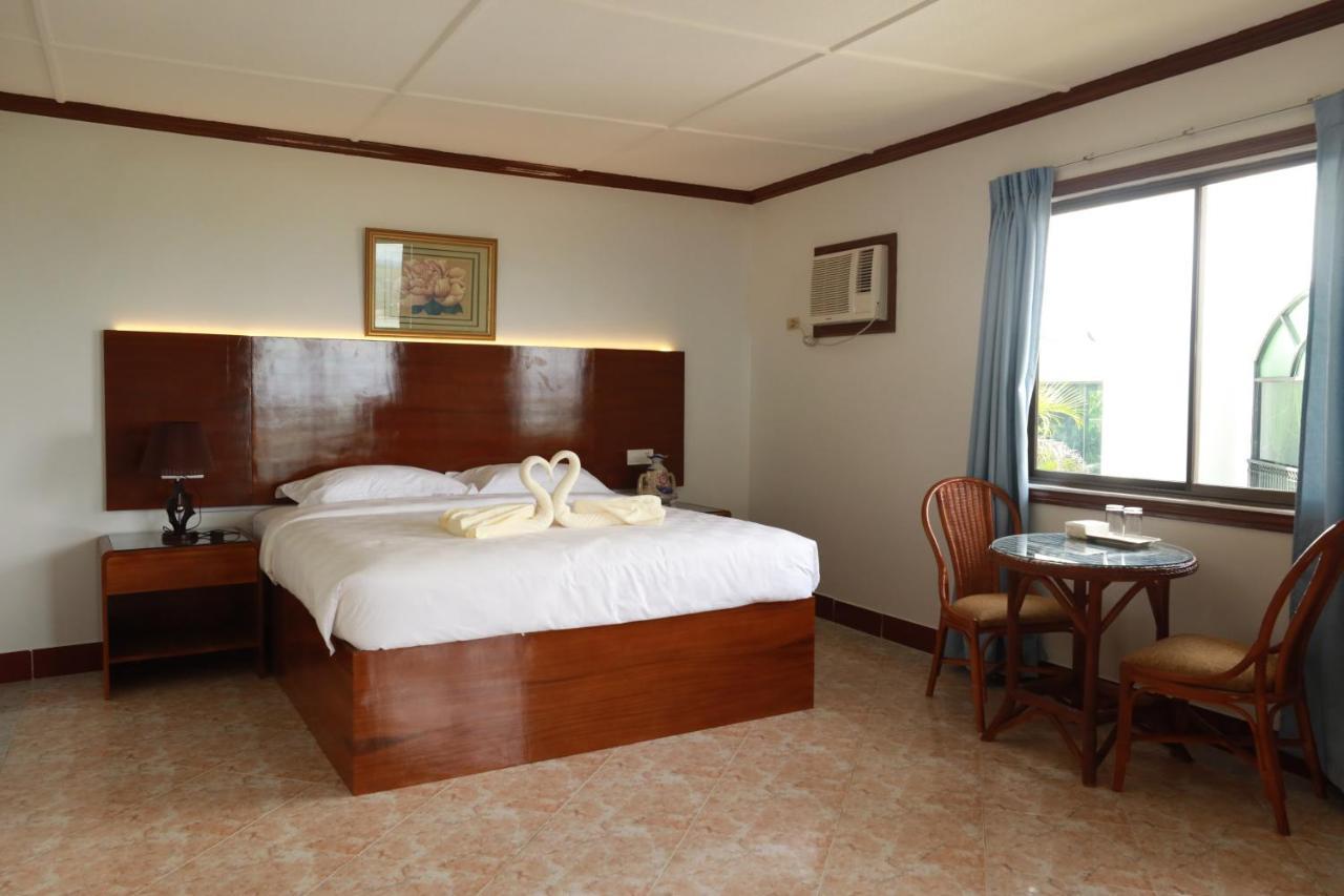Bohol Plaza Mountain Resort And Restaurant Dauis Ngoại thất bức ảnh