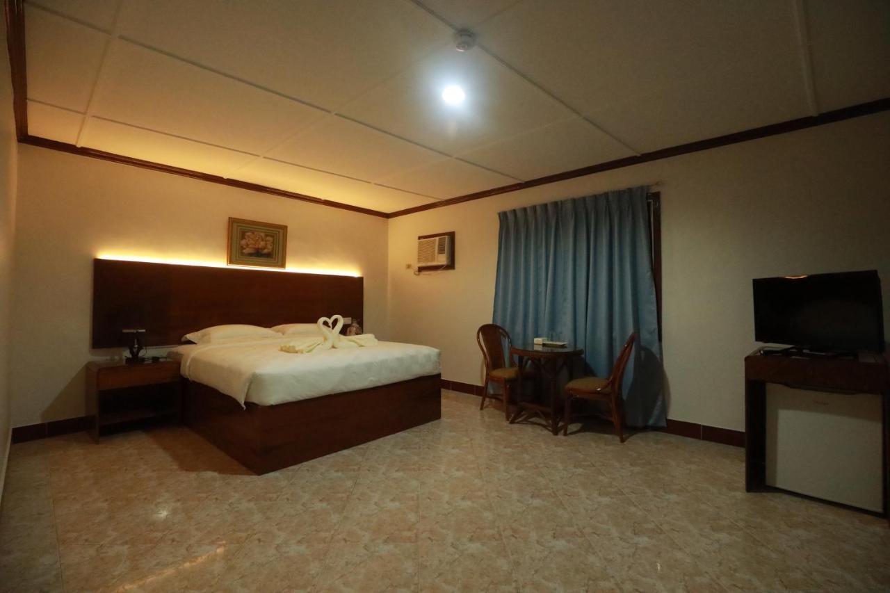 Bohol Plaza Mountain Resort And Restaurant Dauis Ngoại thất bức ảnh