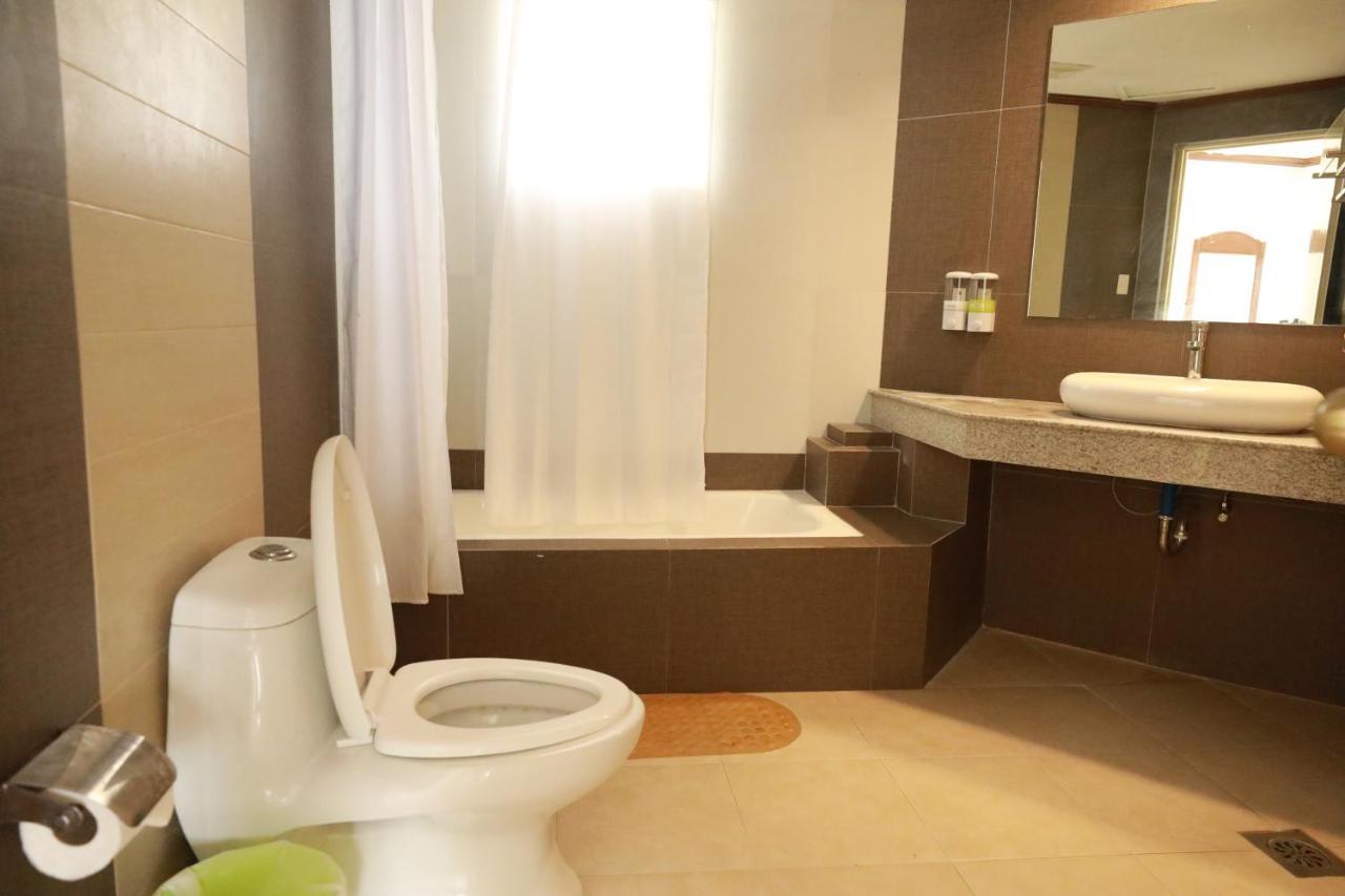 Bohol Plaza Mountain Resort And Restaurant Dauis Ngoại thất bức ảnh