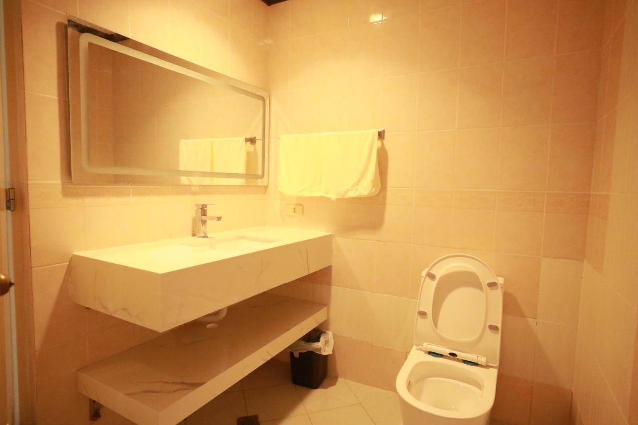 Bohol Plaza Mountain Resort And Restaurant Dauis Ngoại thất bức ảnh