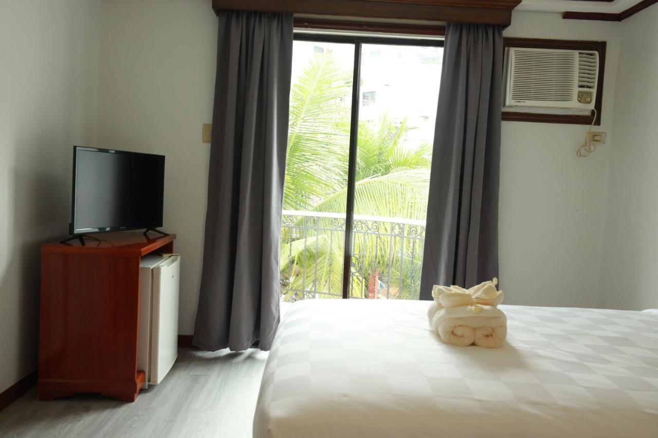 Bohol Plaza Mountain Resort And Restaurant Dauis Ngoại thất bức ảnh